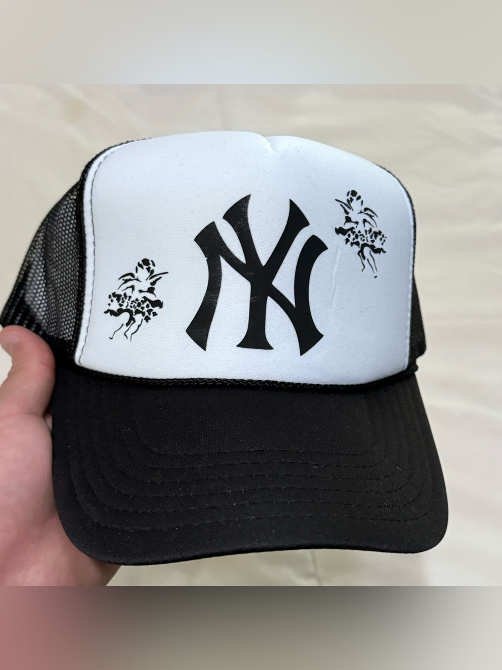 New York Yankees Black & White Trucker Hat
